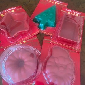 Holiday Mini Cake baking silicone Molds Xmas New! Set of 5 mini Bundt